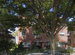 3242 45th St, Long Island City, NY 11103