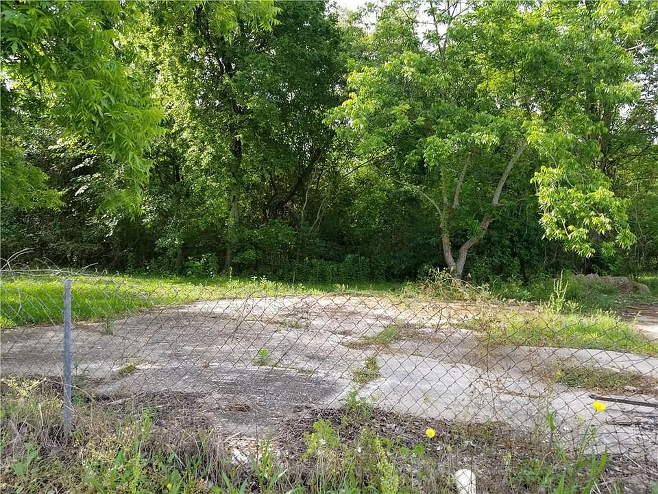 1st image of 2022 Railroad Ave