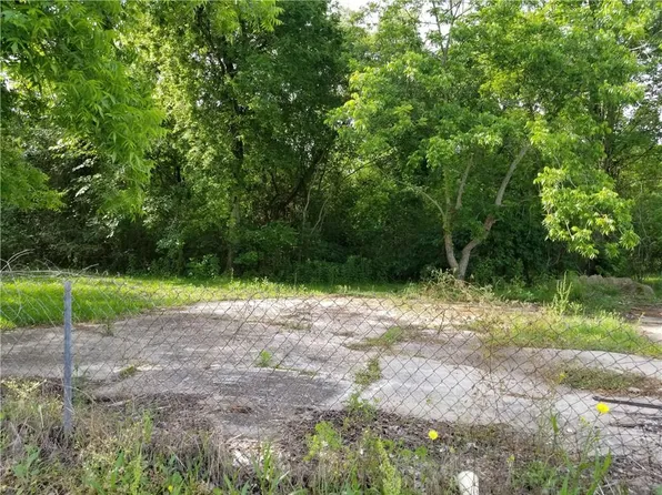 2022 Railroad Ave, Lake Charles, LA 70601
