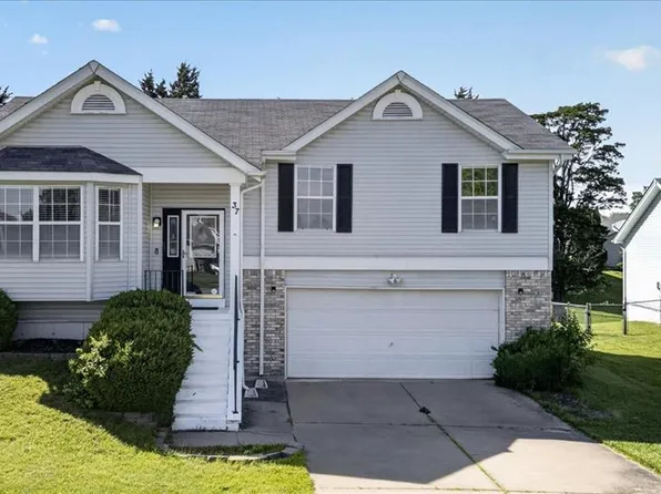 37 Jacqueline Cir, O'Fallon, MO 63368
