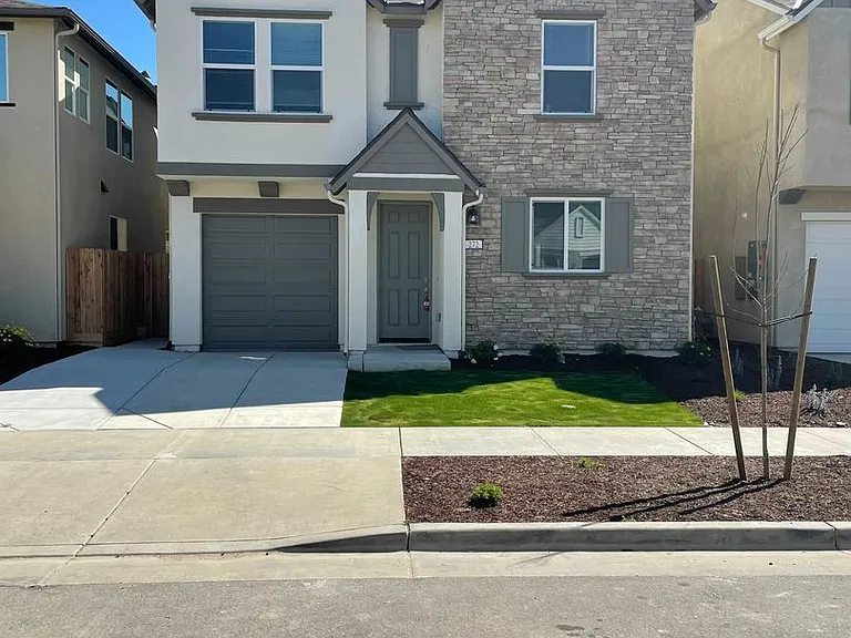 272 Shafer Ave — Photo 1