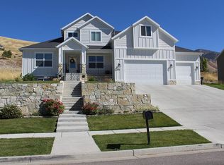 520 N 900 E, Hyde Park, UT 84318