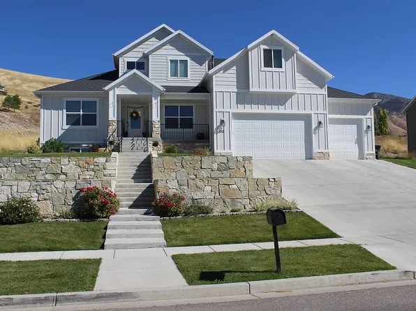 520 N 900 E, Hyde Park, UT 84318