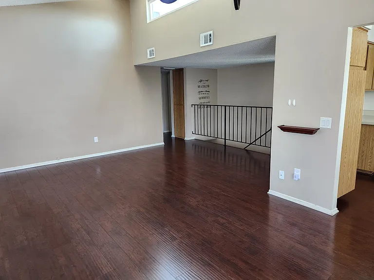 1814 N Vineyard Ave #E — Photo 7