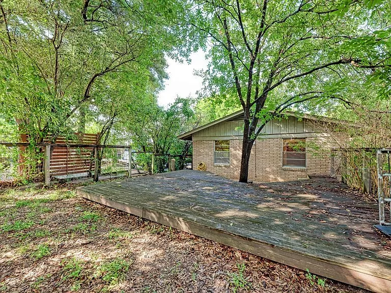 Mohle Dr — Photo 20