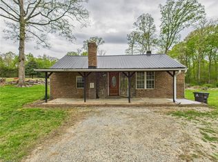 4925 Day Ct, Walkertown, NC 27051