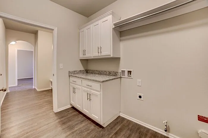 2420 W Imperial Ct — Photo 27