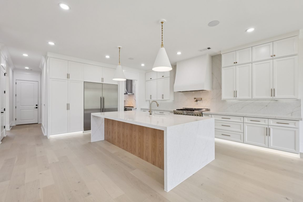 next background image