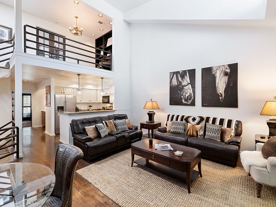 1st image of 209 Glenstone Cir