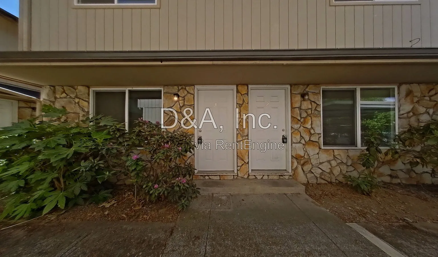 2 bed, 1.0 bath, 816 sqft, $1,595 — Photo 1