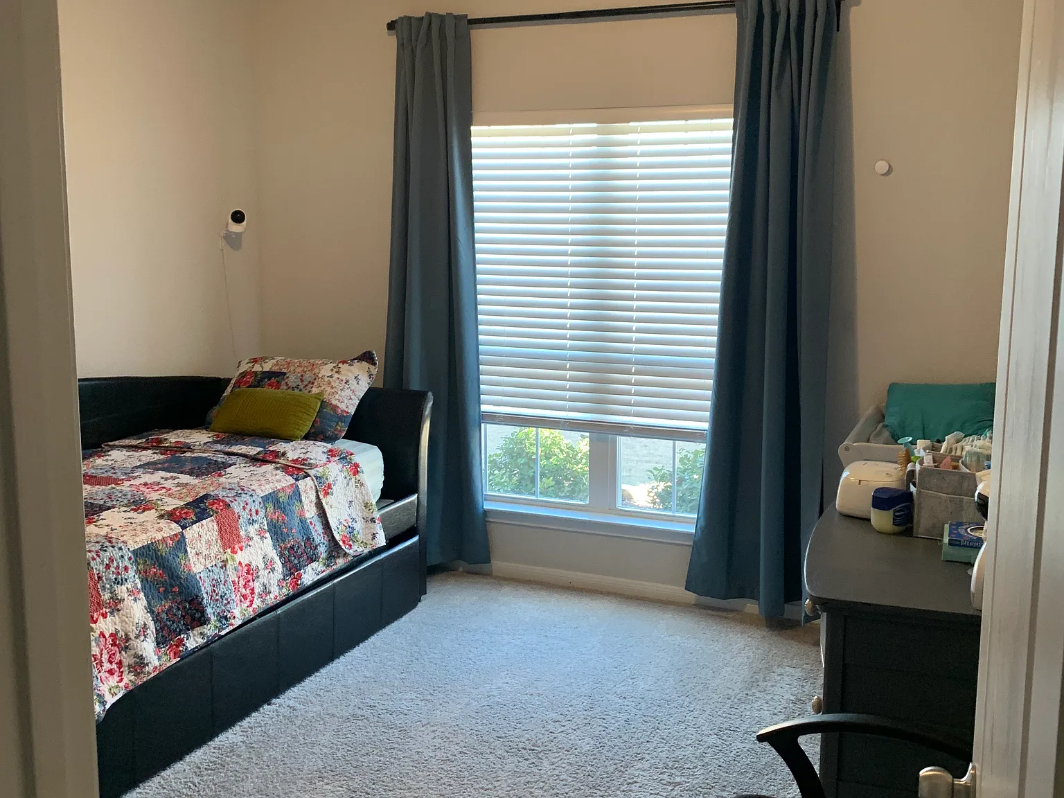 4 bed, 2801 sqft, $2,975 — Photo 4