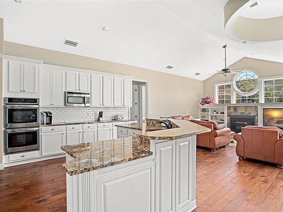 5th image of 8010 Langhurst Ct