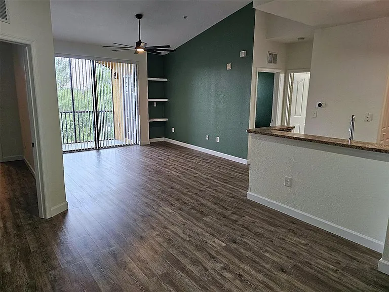 8335 38th Street Cir E #305 — Photo 2