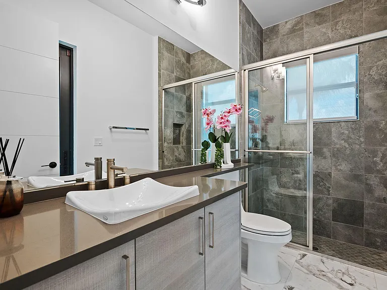 8599 Tower Bridge Ct — Photo 14