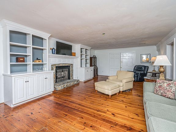 4th image of 1128 Audubon Pl
