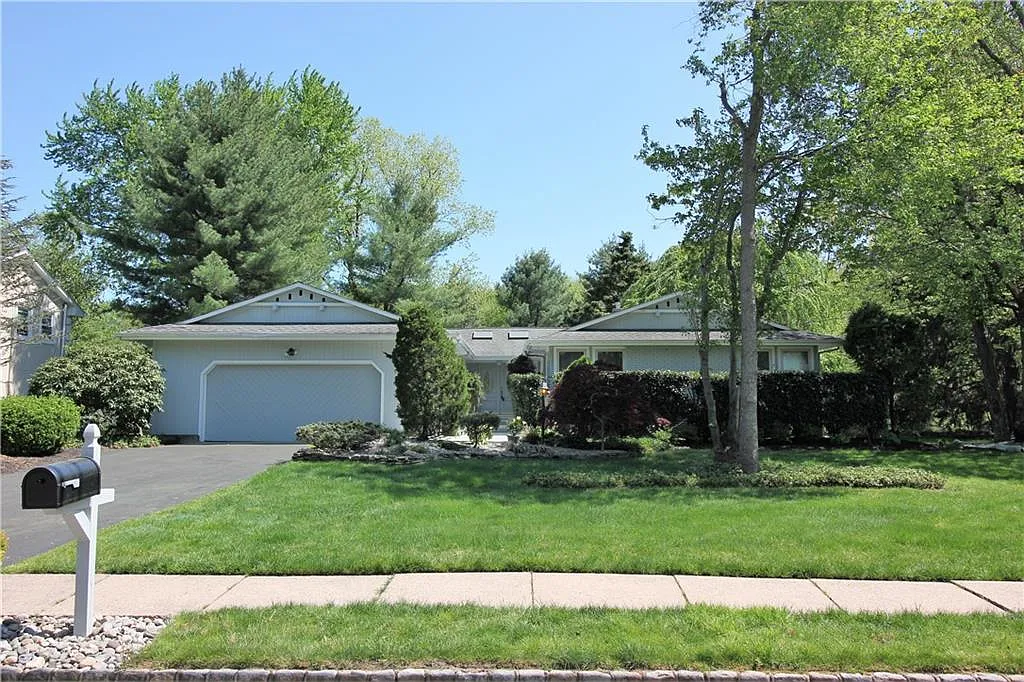 30 Yorktown Rd photo 1