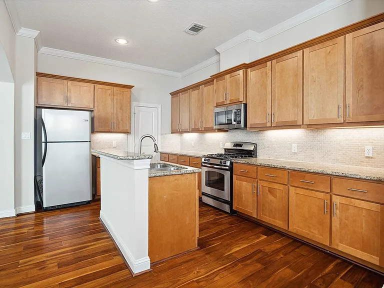 5610 Kiam St #B — Photo 2