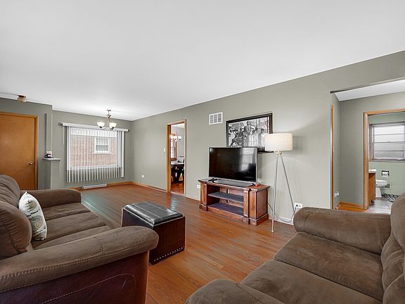 2nd image of 16404 Betty Ln