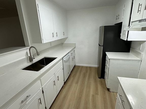 5th image of 6621-6623 51st Ave E