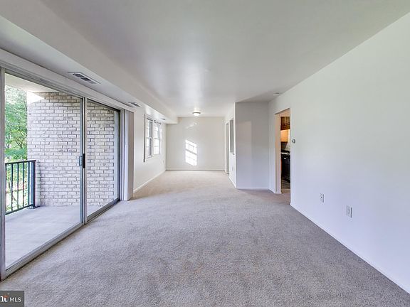 4th image of 862 College Pkwy APT 102
