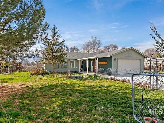 3rd image of 26757 Morris Pl