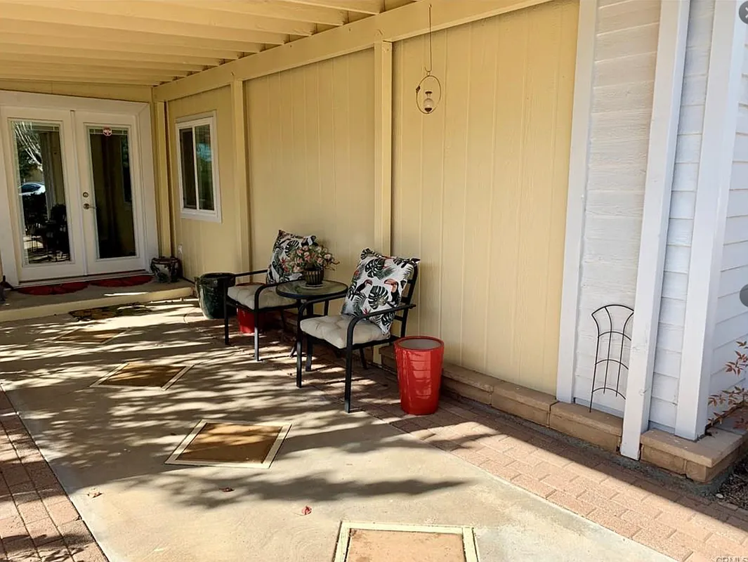 1 bed, 1.0 bath, 1820 sqft, $1,000 — Photo 3