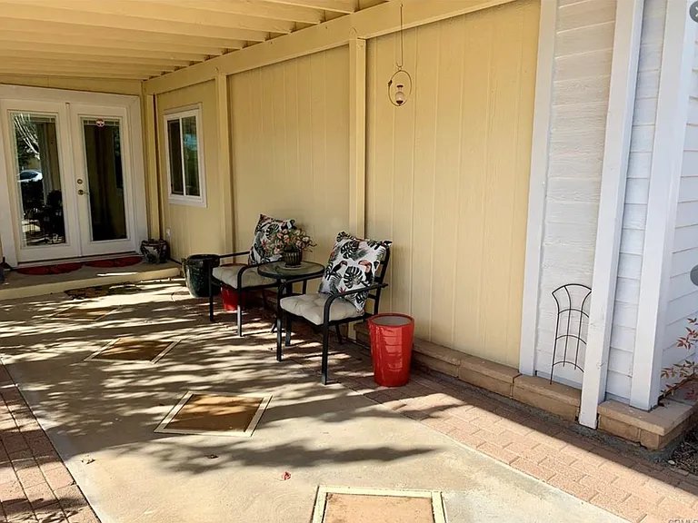 5 Hummingbird Ct — Photo 3