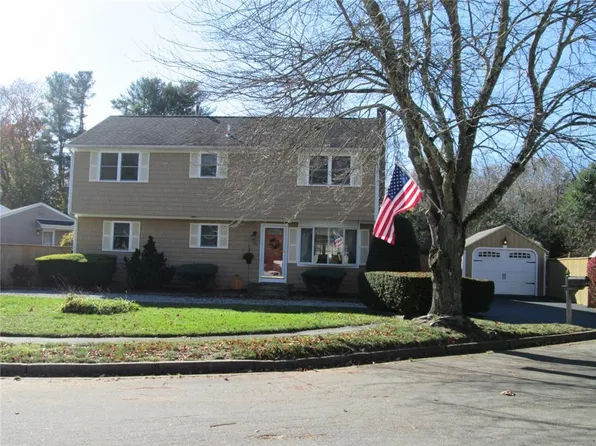 25 Sheryl Cir, Warwick, RI 02818