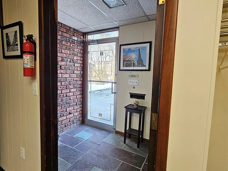 97 Fulton Ave — Photo 5