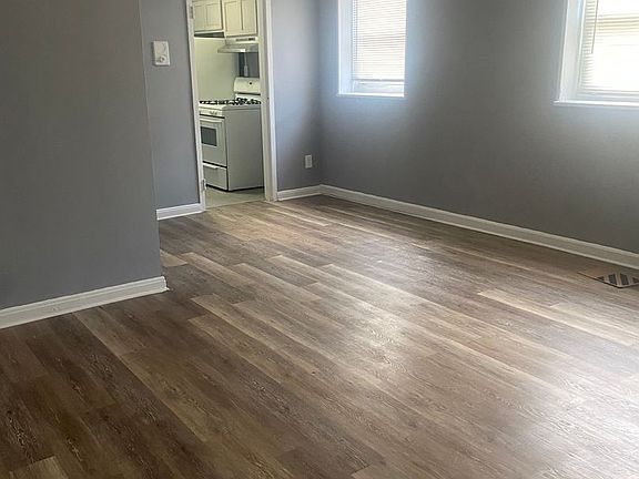 2nd image of 250-270 E 244th St #256-12