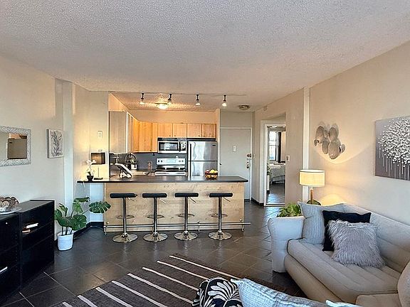 5th image of 380 Mountain Rd APT 110