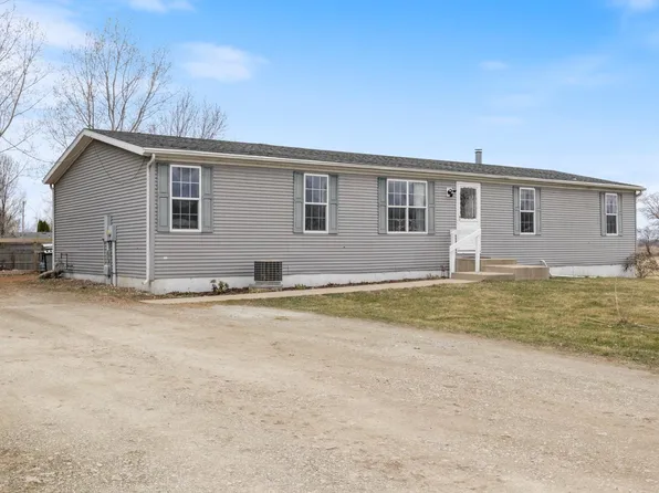 519 N Broadway St, Mentone, IN 46539