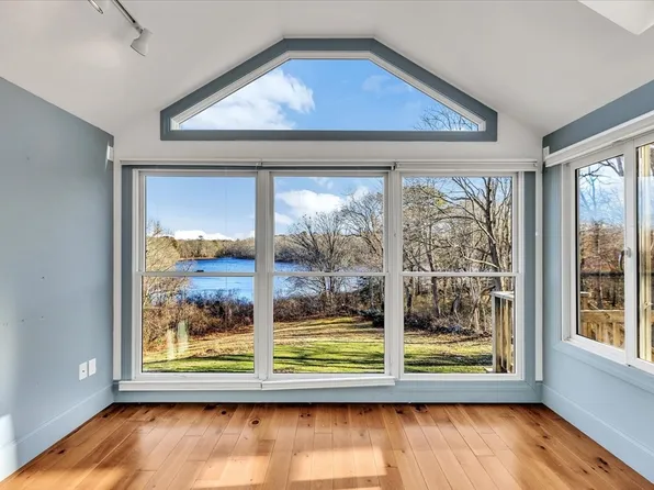 186 Maple St, Barnstable, MA 02630