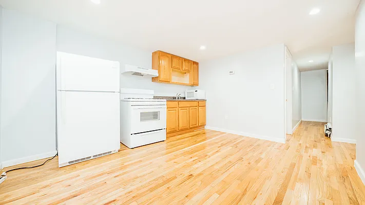 Rented by Nooklyn NYC LLC | media 14