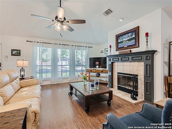 4th image of 15023 Preston Court
