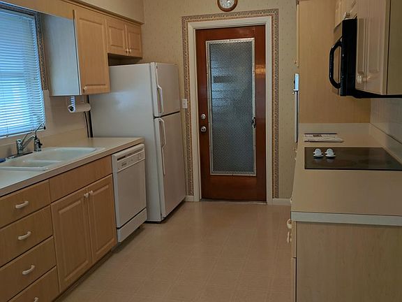3rd image of 1444 Turner St