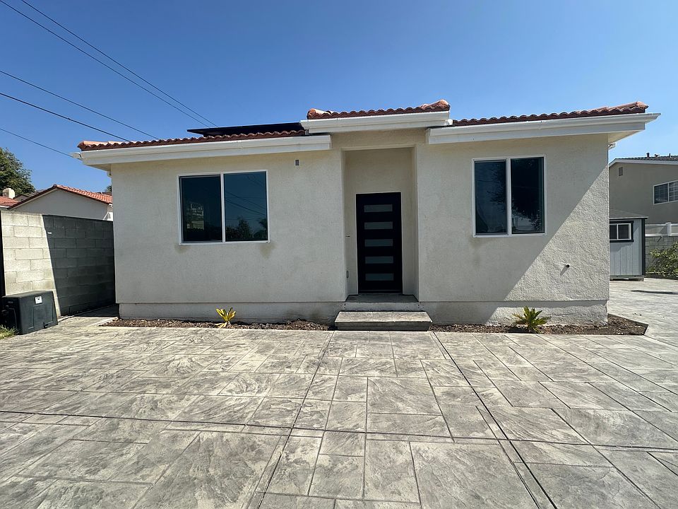 1st image of 1055 E Tujunga Ave Unit 101