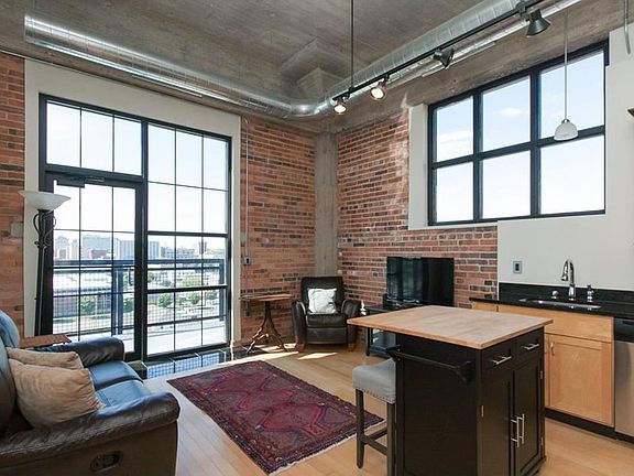 4th image of 900 2nd St SE APT 602