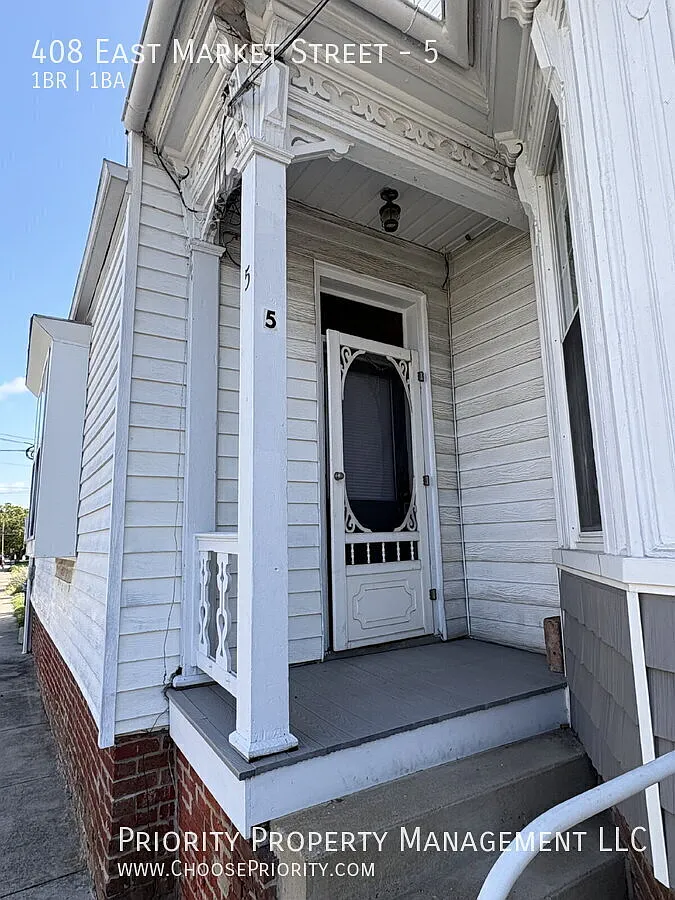 1-Bed Oasis on East Market Street Your Cozy Retreat in Harrisonburg! — Photo 1