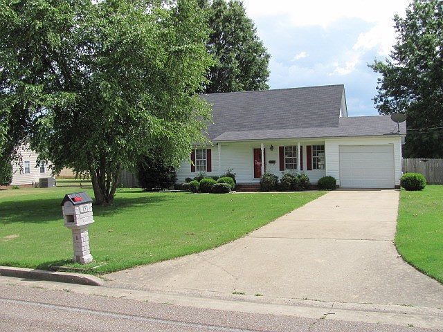1st image of 151 Country Ln
