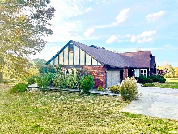 3rd image of 95 Maid Marian Ln