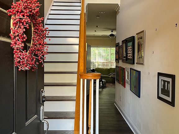3rd image of 3519 Henderson Reserve