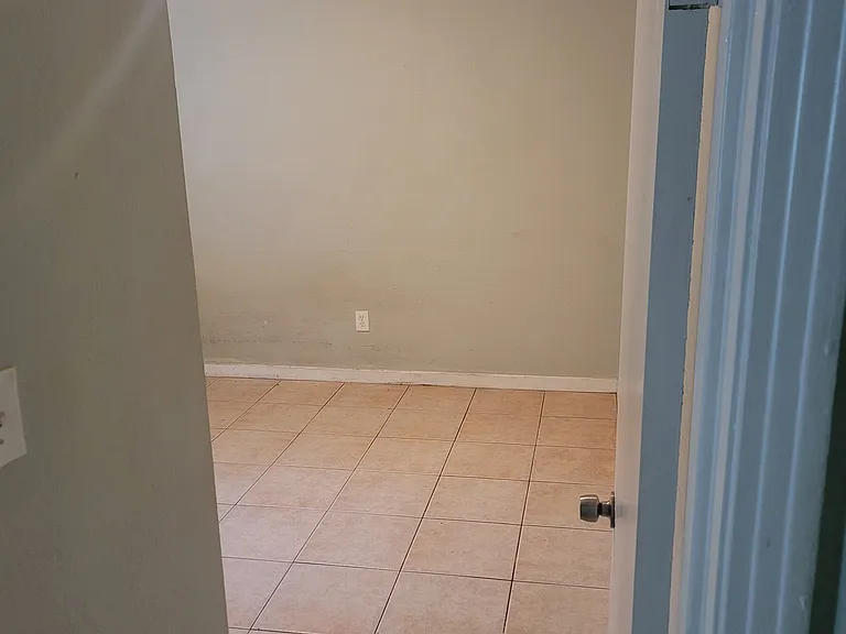 1338 S Washington Ave — Photo 6