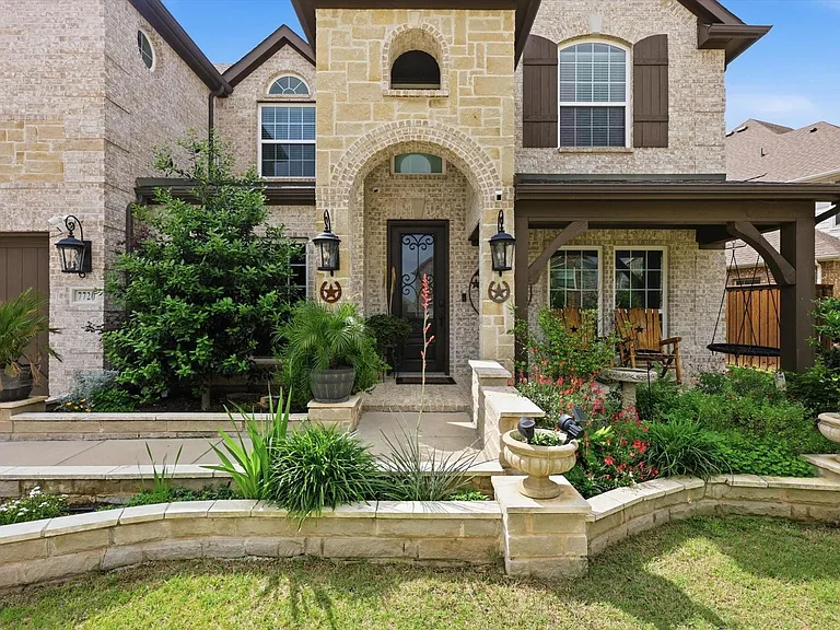 7720 Falcon Ridge Rd — Photo 3
