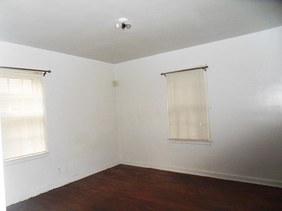 4th image of 178 Columbia Ave