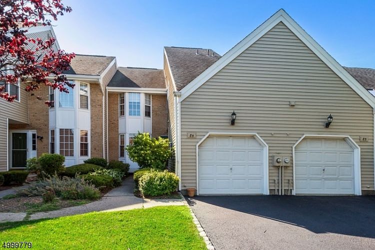1st image of 84 Leonardo Dr