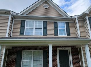 3208 Barons Court Rd, Charlotte, NC 28213