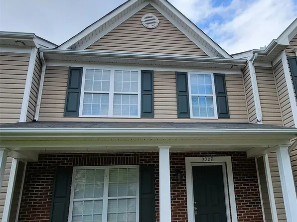 3208 Barons Court Rd, Charlotte, NC 28213