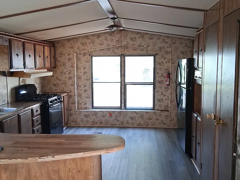 2246 Mountain Pine Rd #36 — Photo 6