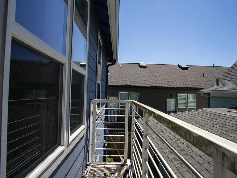610 SE Spokane St #11 — Photo 8
